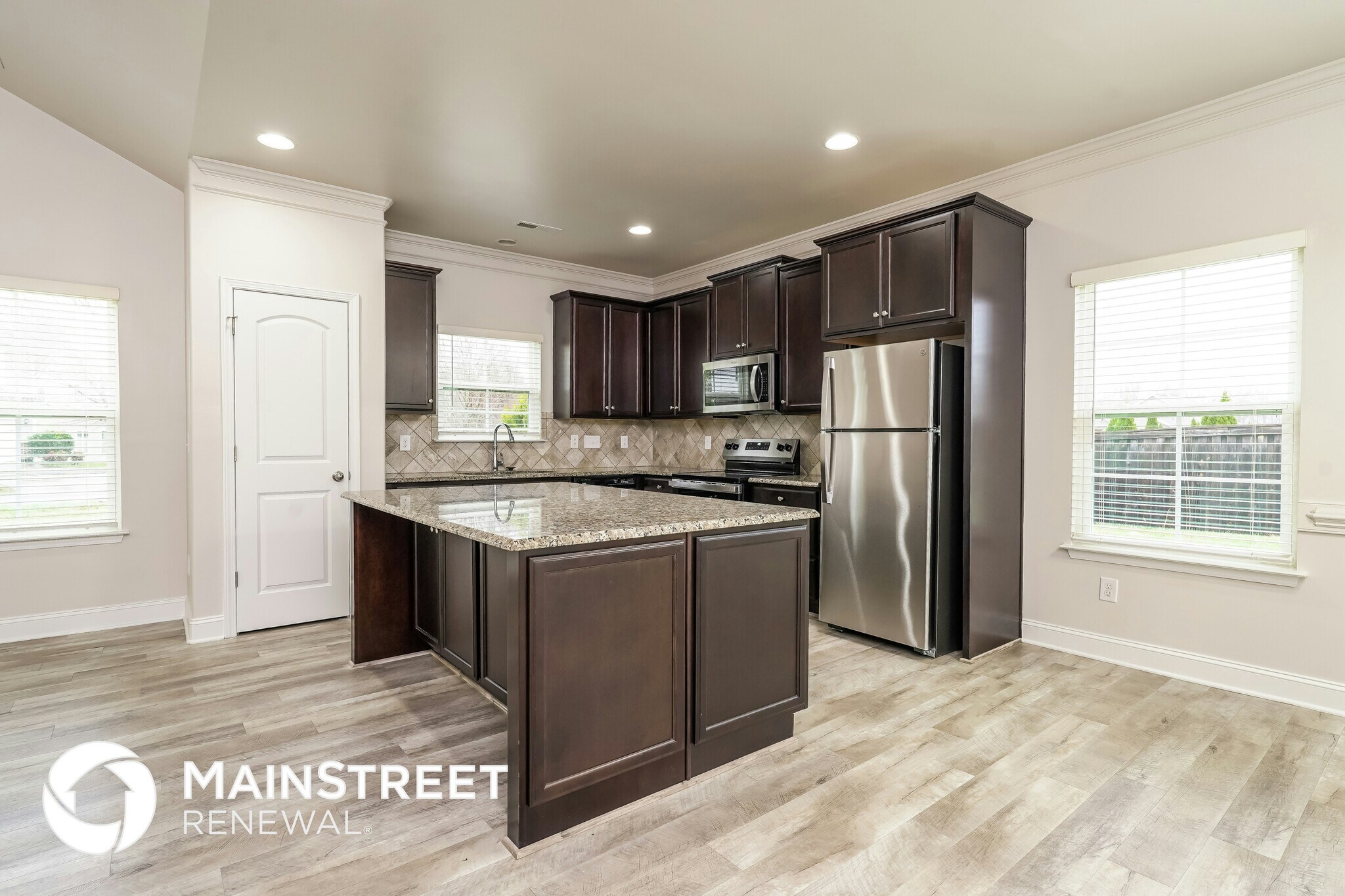 Building Photo - 3175 York Pl Dr NE