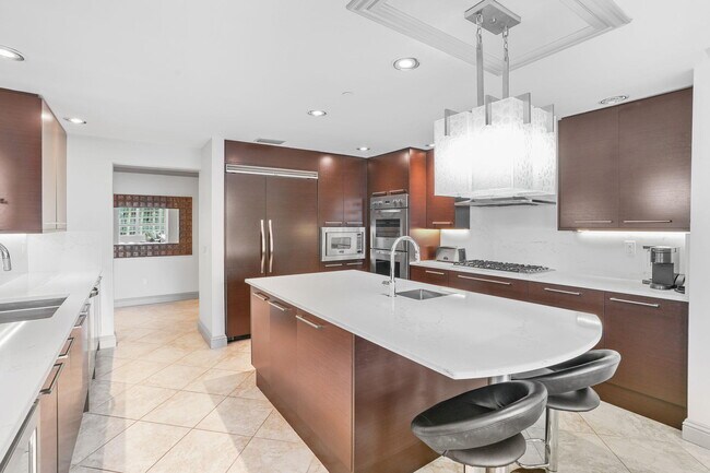 Building Photo - 3800 N Ocean Dr