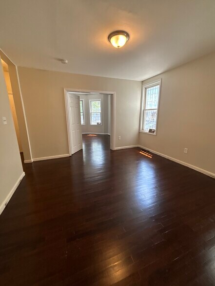 Unit 1 - 655 S 19th St