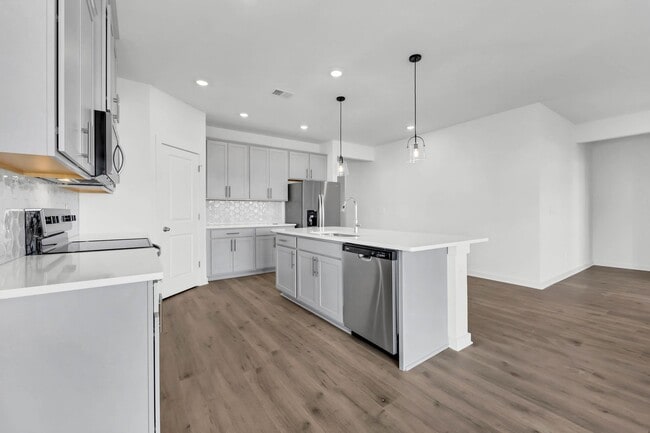 Building Photo - 2356 Woodmeadow Dr