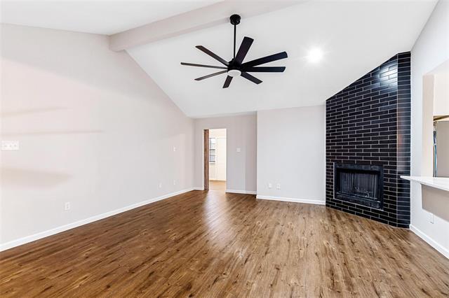 Building Photo - 924 Simon Dr