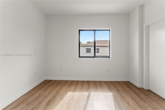 Building Photo - 400 SW 1st St