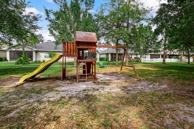 Building Photo - 3/2 fenced in yard, landscaping included !