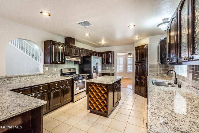 Building Photo - 6104 La Posta Dr