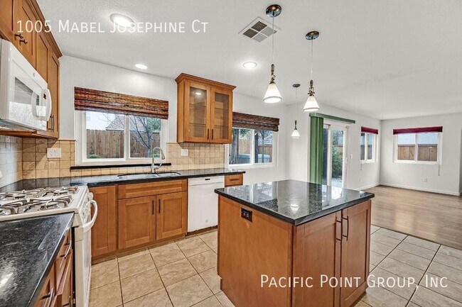 Building Photo - 1005 Mabel Josephine Ct