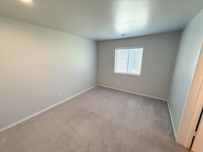 Building Photo - 3 bedroom, 2 bath home on Harbor Links Golf Course