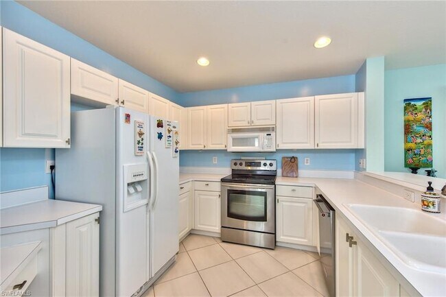 Building Photo - 1100 Diamond Cir