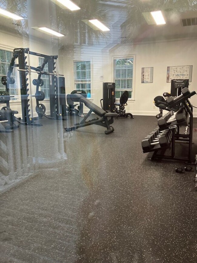 Building Photo - Fully Furnished: Stunning 3 - Bedroom 2.5 ...