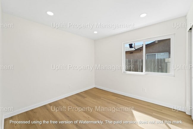 Building Photo - BEAUTIFUL 4 BED 2 BATH WITH ATTACHED 2 CAR...