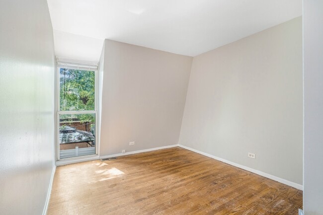 Building Photo - 11526 S Racine Ave