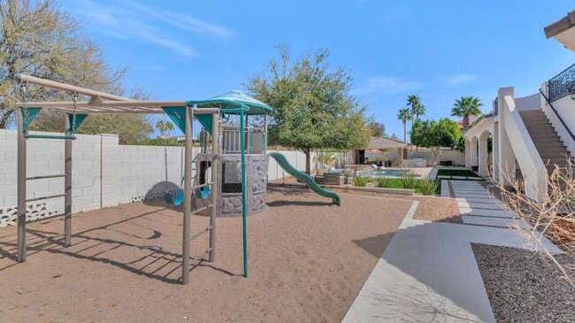 Building Photo - 3324 E Suncrest Ct