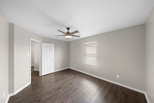 Building Photo - 14422 Leafy Tree Dr