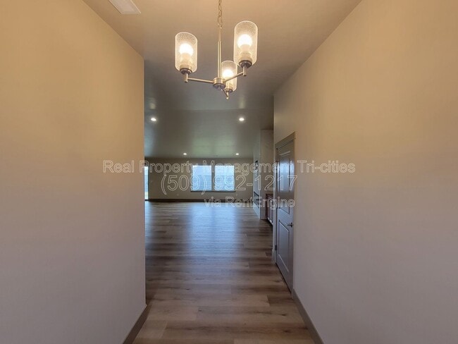 Building Photo - 10509 Silverbright Dr