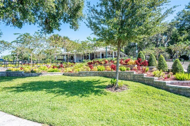 Building Photo - 245 S Rhodes St