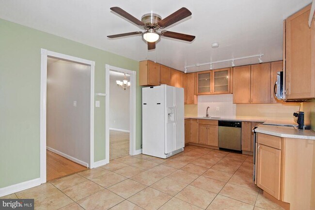Building Photo - 1467 Chatham Ct