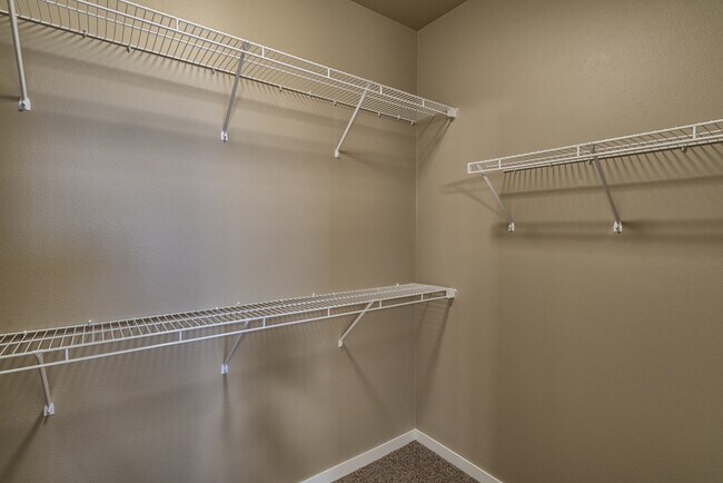 Building Photo - Northtown Crossing - Pet Friendly, Student...