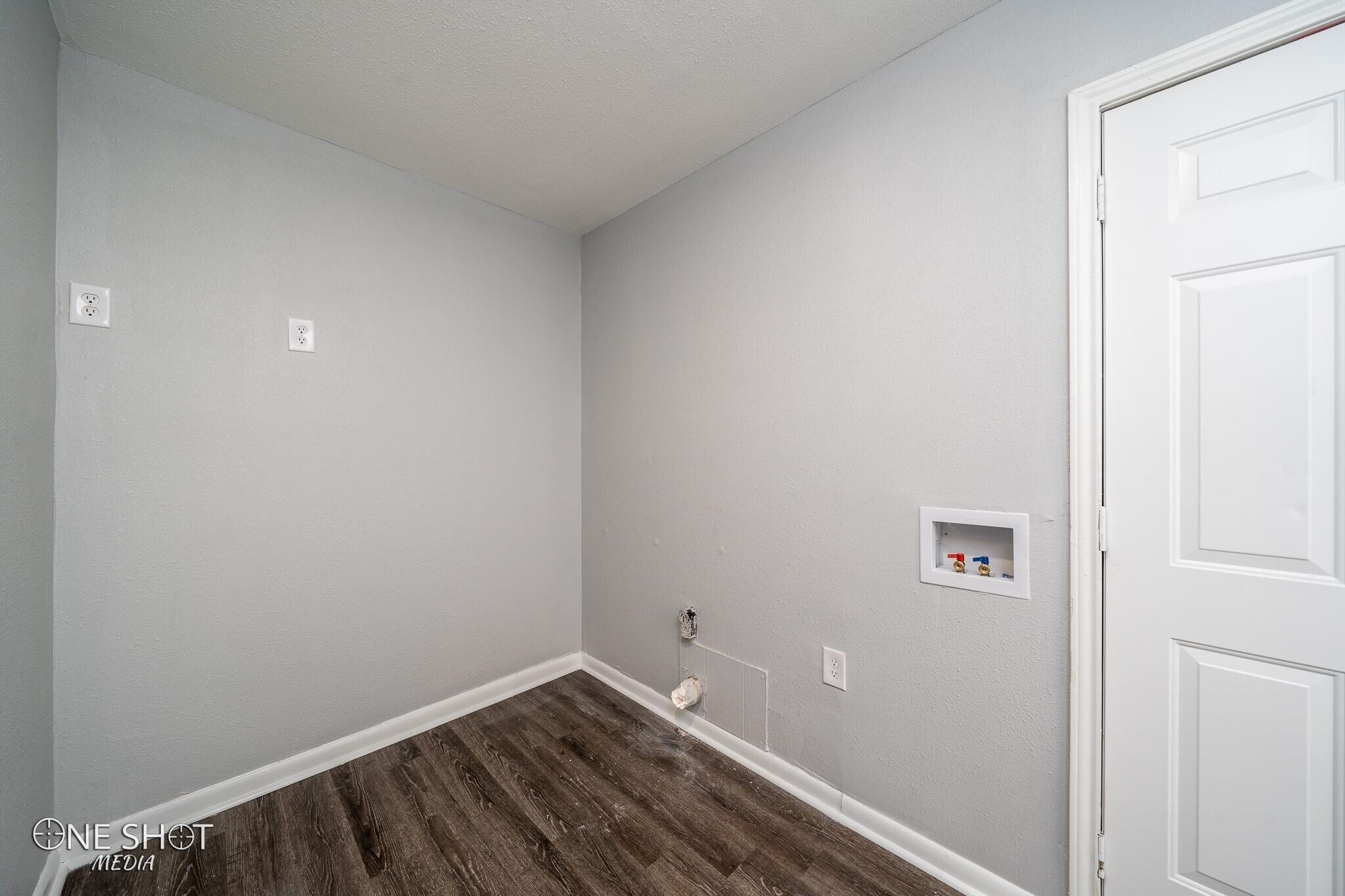Building Photo - 2117 Yorktown Dr