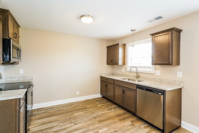 Building Photo - 394 Dugger Dr