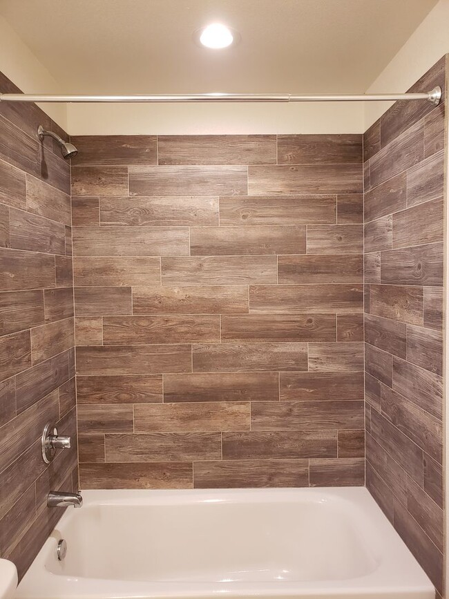 Building Photo - Spacious NISD home