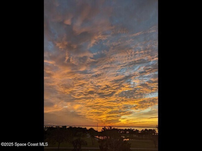 Building Photo - 732 Bayside Dr