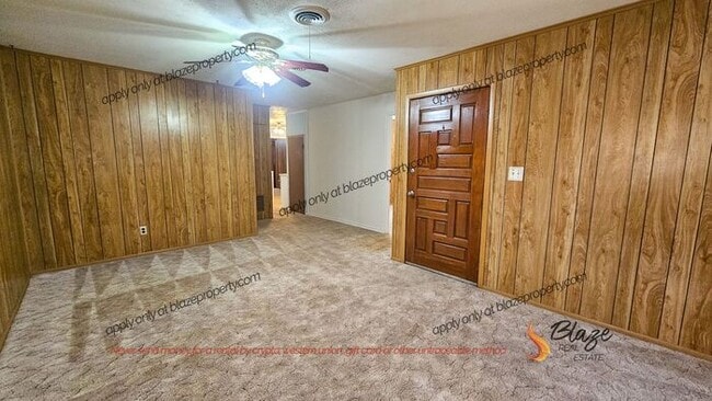 Building Photo - 4 bedroom 2 bathroom home in Lawndale read...