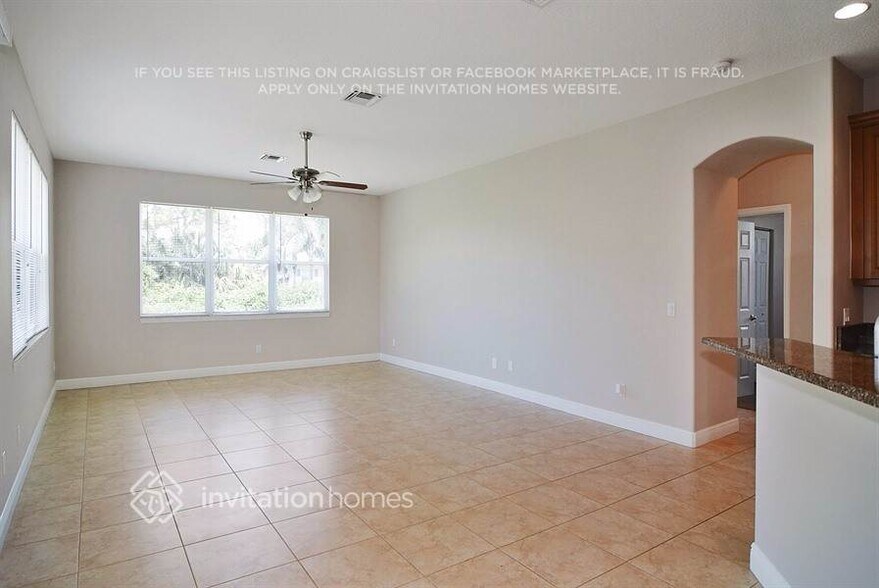 Building Photo - 3980 SW Hablow St