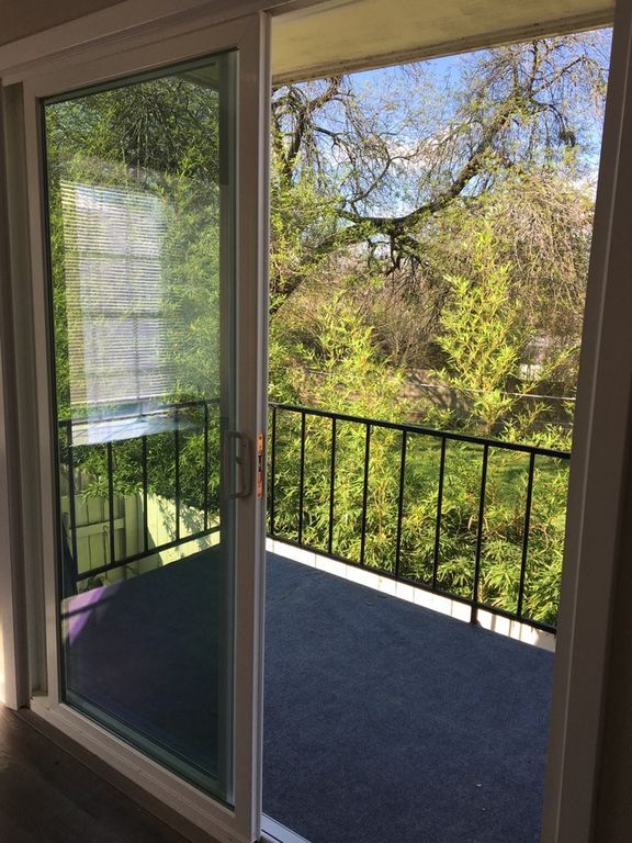 balcony - 168 Barilla Plz