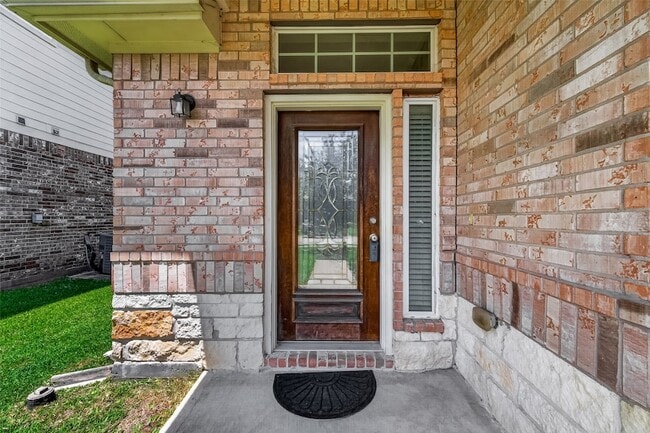 Building Photo - 1251 S Maple Dr