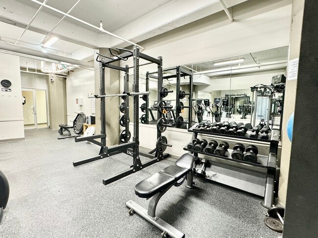 Building Photo - 124 W Polk St