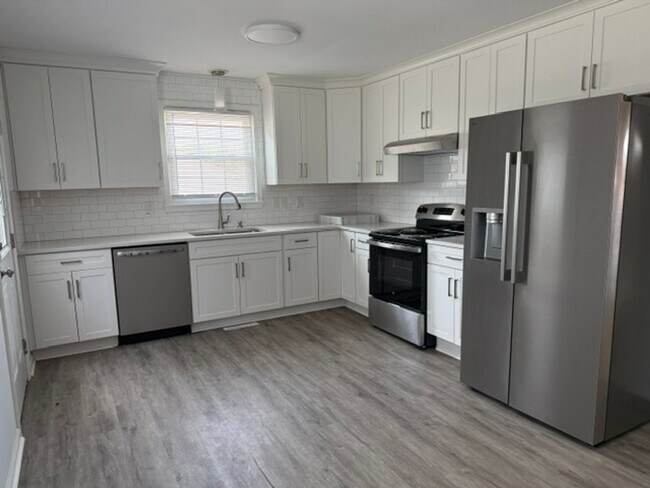 Building Photo - 302 Cottonwood Ln