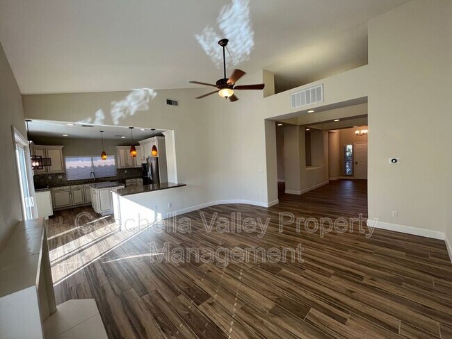 Building Photo - 77597 Carinda Ct