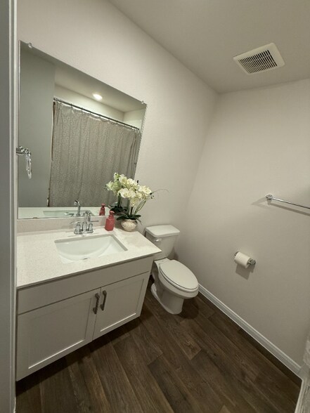 Building Photo - 300 Belmont Pl