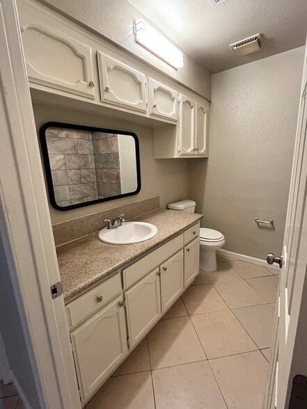 Building Photo - 8512 Tamarack Ave