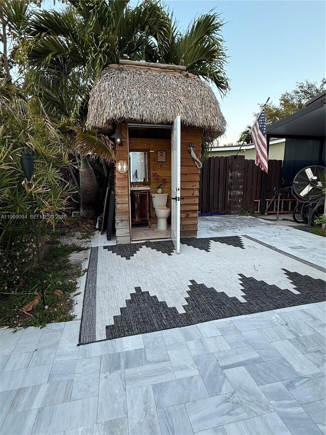 Building Photo - 9495 Dominican Dr