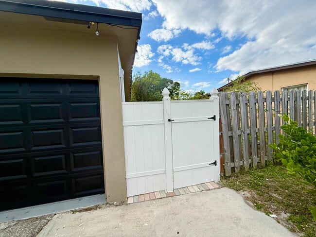 Building Photo - 310 Washington Ave