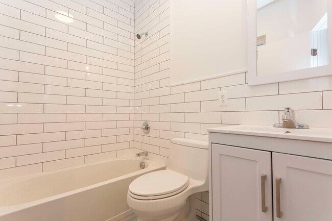 Building Photo - 91 E 21st St