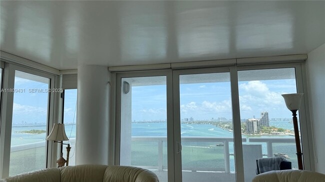 Building Photo - 1717 N Bayshore Dr