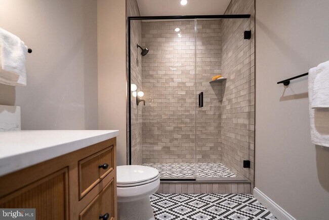 Building Photo - 200 S Broad St