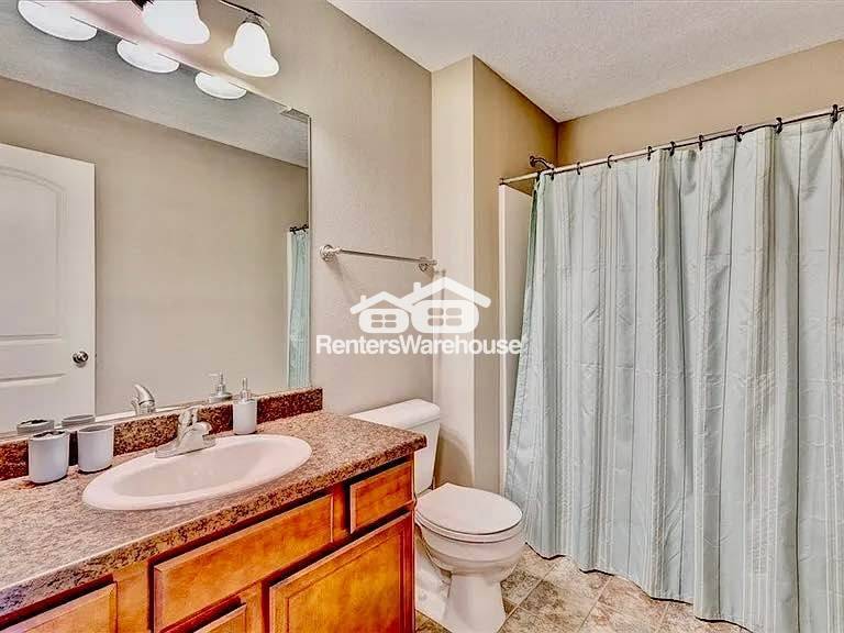 Building Photo - 1207 NE 7th Ln