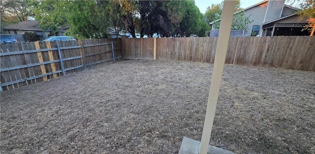 Building Photo - 1300 Tuffit Ln