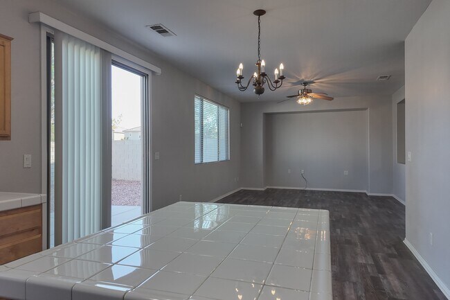 Building Photo - 9222 Cazador St