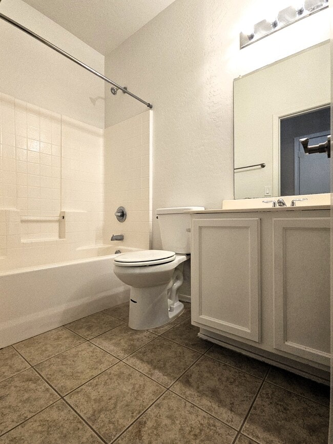 Building Photo - 2300 E Magma Rd