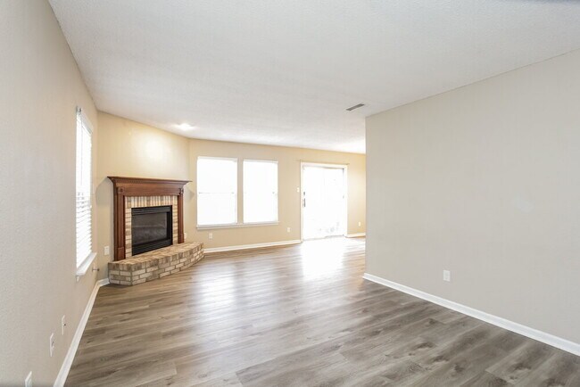 Building Photo - 1170 Freemont Ln