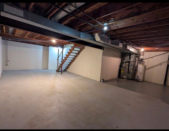 Building Photo - 6809 W 149th Terrace