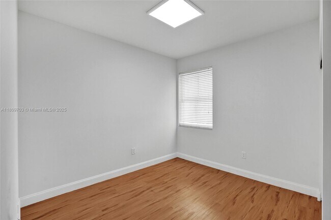 Building Photo - 3340 NE 190th St