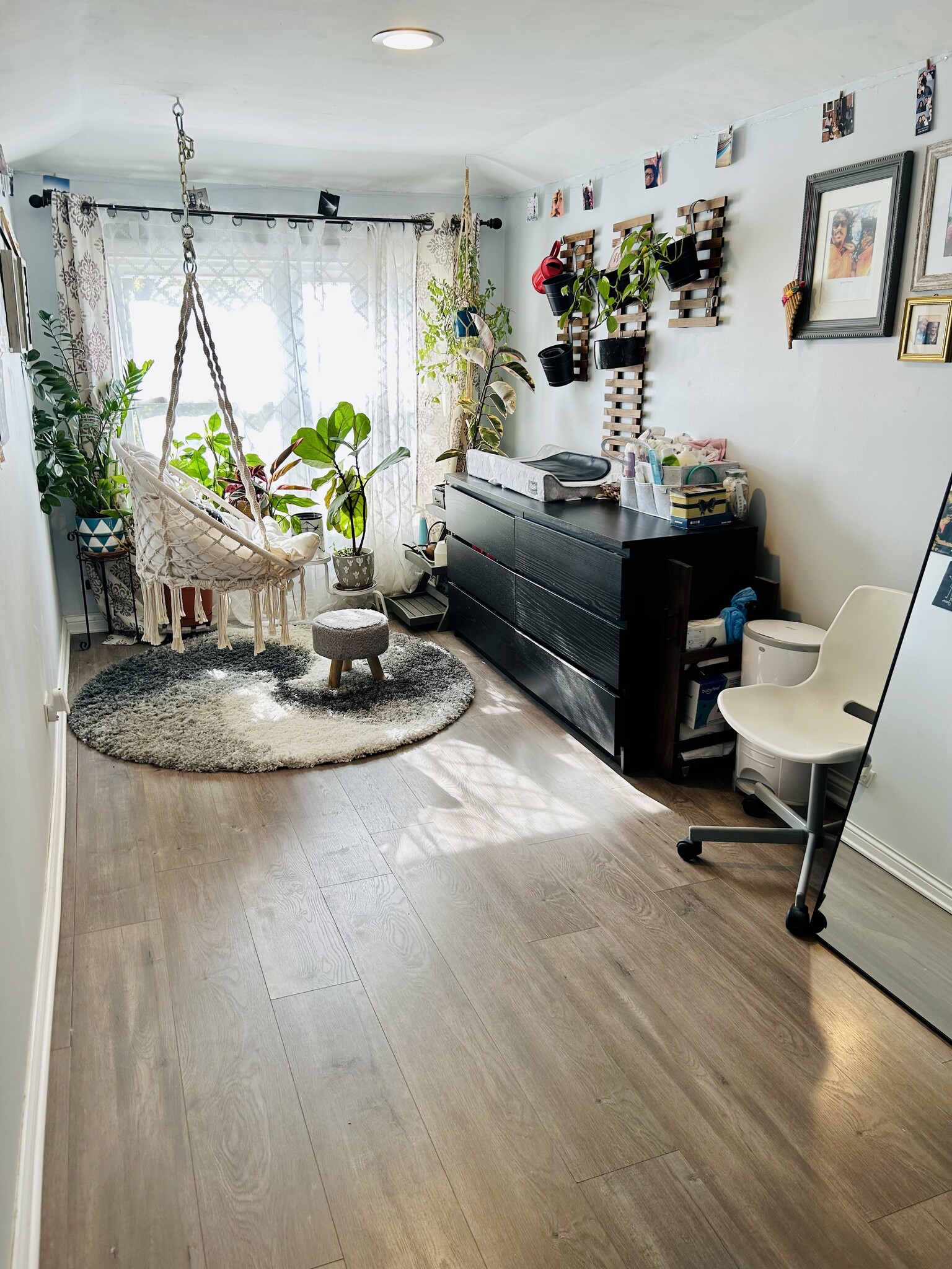2nd Floor Master Suite-Sitting Area - 5855 N Austin Ave