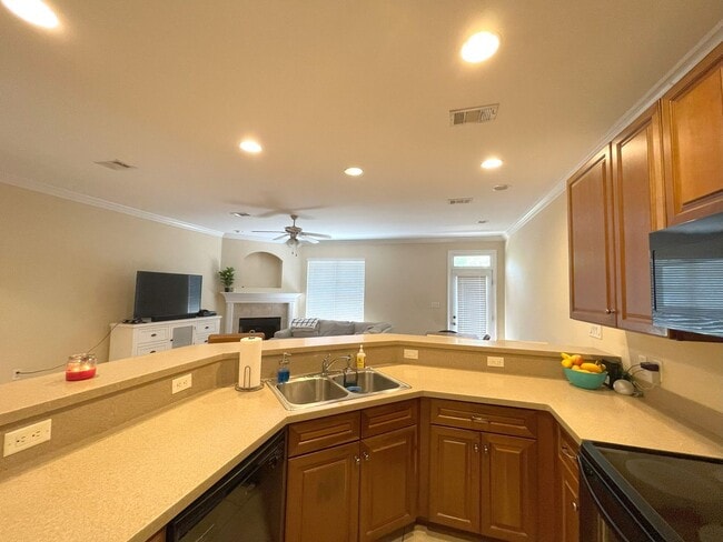 Building Photo - LOCATION