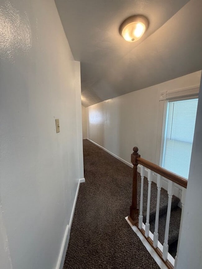 Building Photo - 3 Bedroom / 2 Bathroom House in Peoria