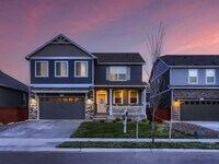 Building Photo - Beautiful 5 Bed Home in Raindance