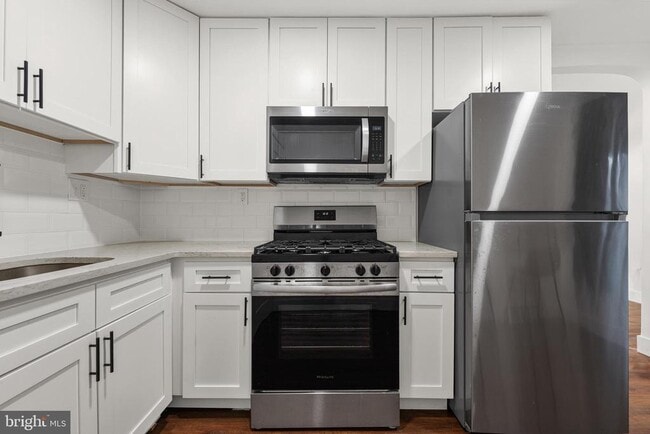 Building Photo - 4321 Palmetto St